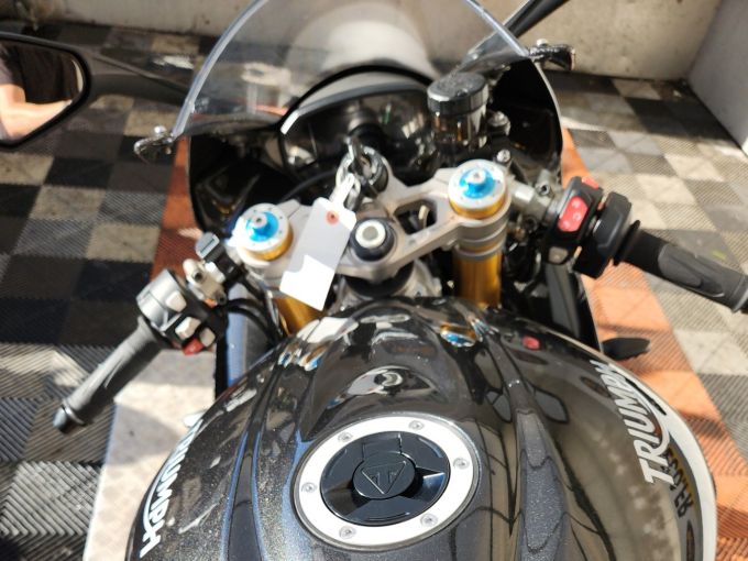 TRIUMPH DAYTONA 765 4
