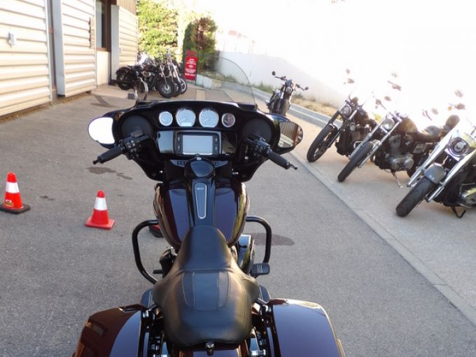 HARLEY-DAVIDSON TOURING STREET GLIDE 1745 4