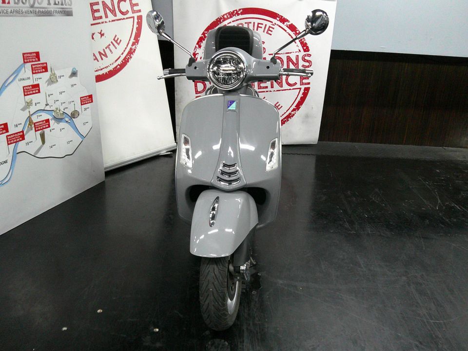 VESPA GTS 125IE SUPER 4