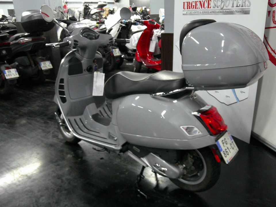 VESPA GTS 125IE SUPER 4