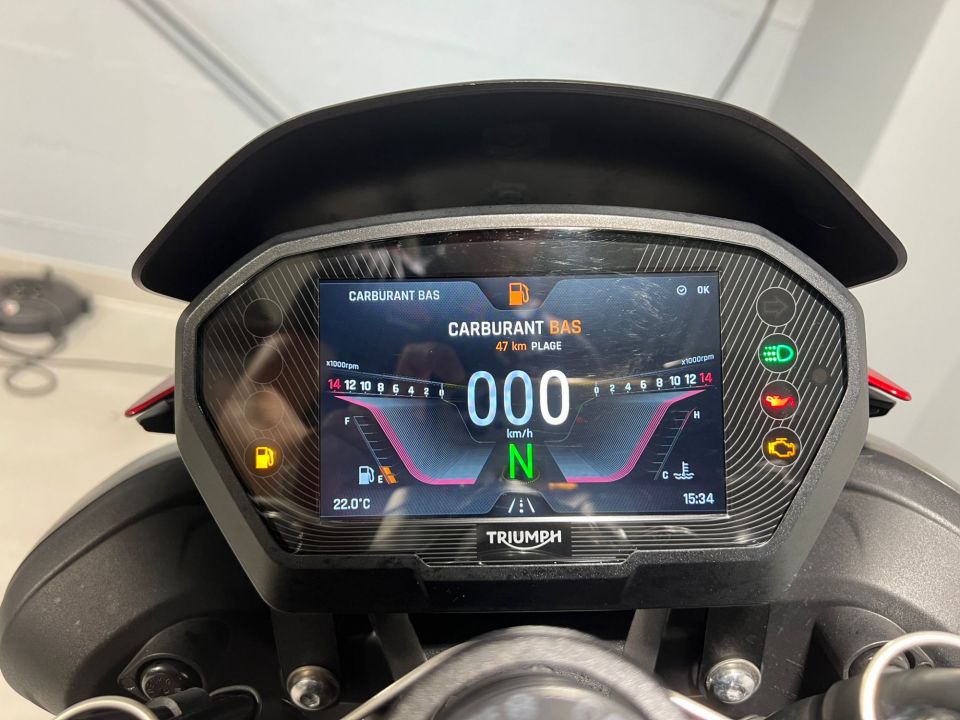 TRIUMPH STREET TRIPLE 765 RS 4