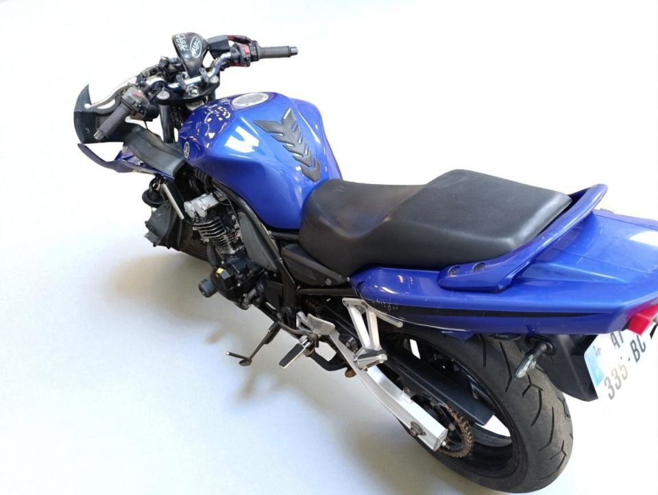 YAMAHA FAZER 1000 4