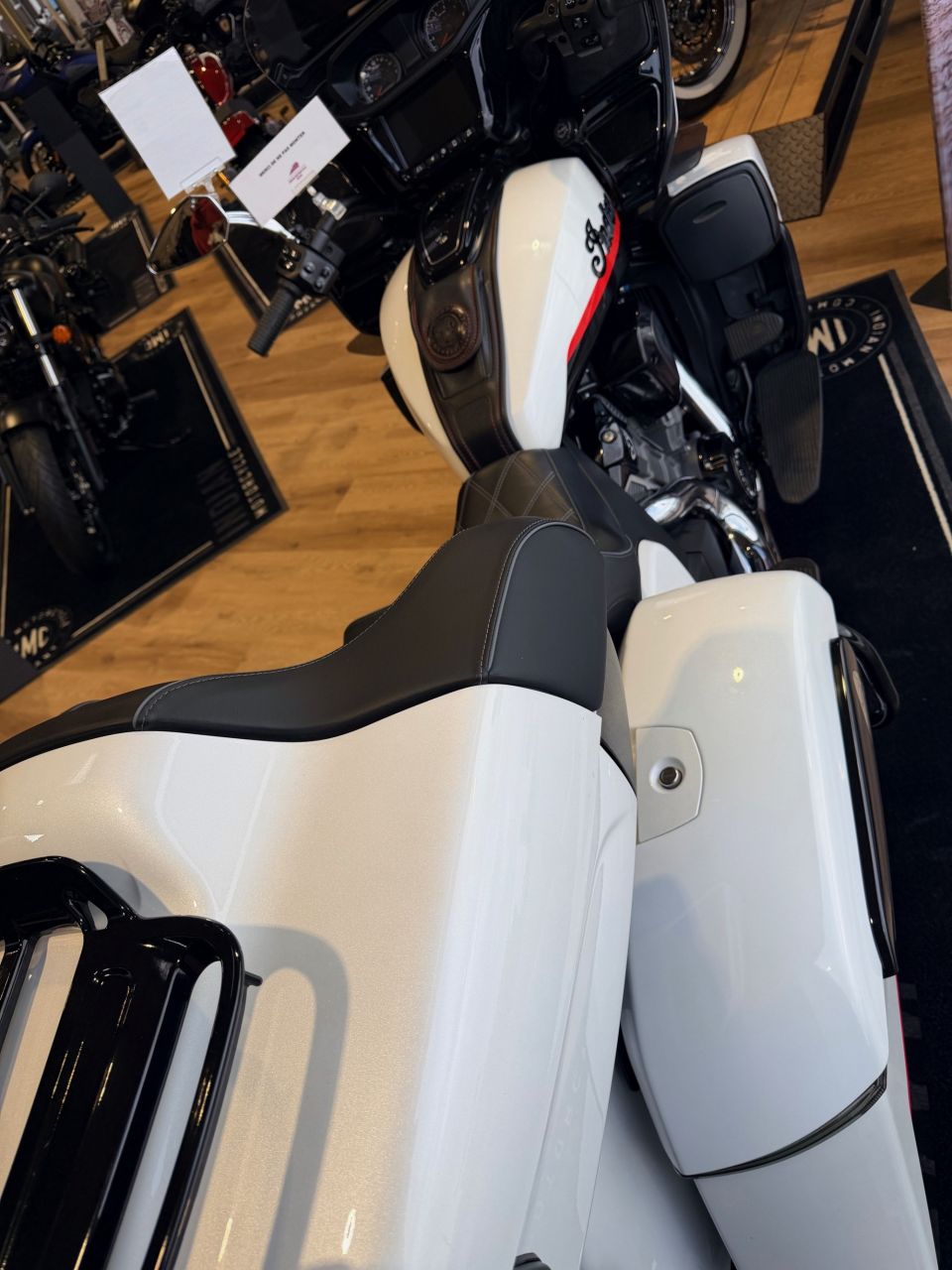 INDIAN INDIAN PURSUIT DARK HORSE 4