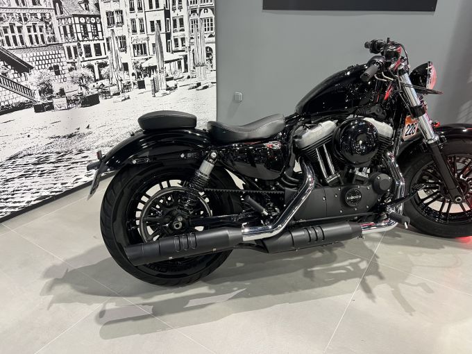 HARLEY-DAVIDSON SPORTSTER FORTY-EIGHT 1200 4