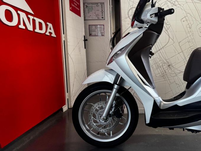 PIAGGIO MEDLEY 125 4