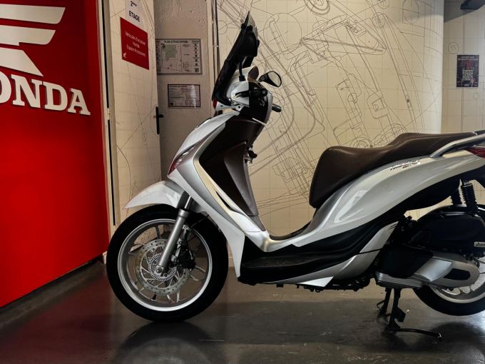 PIAGGIO MEDLEY 125 4