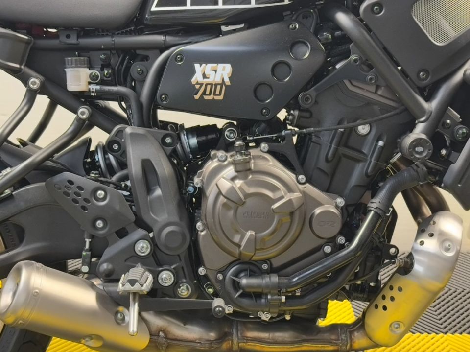 YAMAHA XSR 700 4
