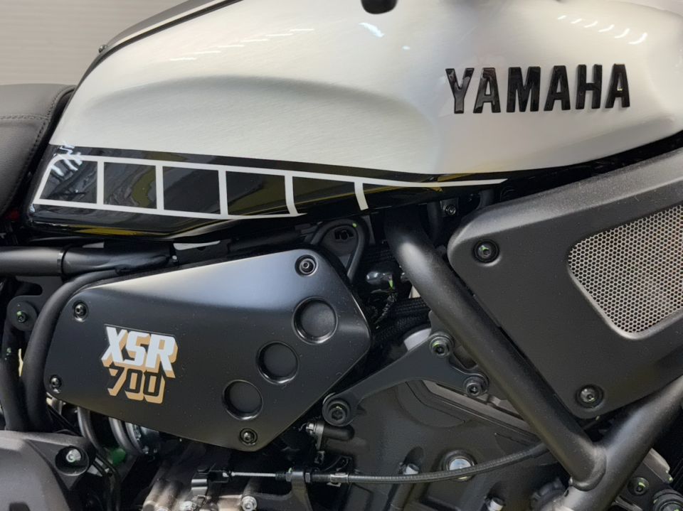 YAMAHA XSR 700 4