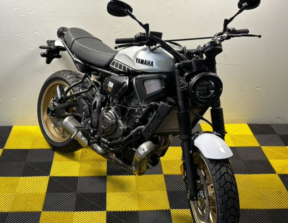 YAMAHA XSR 700 4