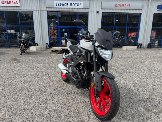 YAMAHA MT-125 ABS 4