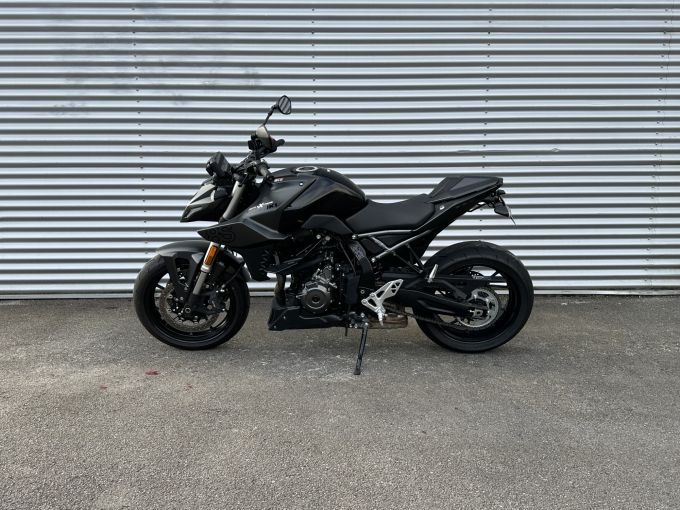 SUZUKI GSX-8S A2 4