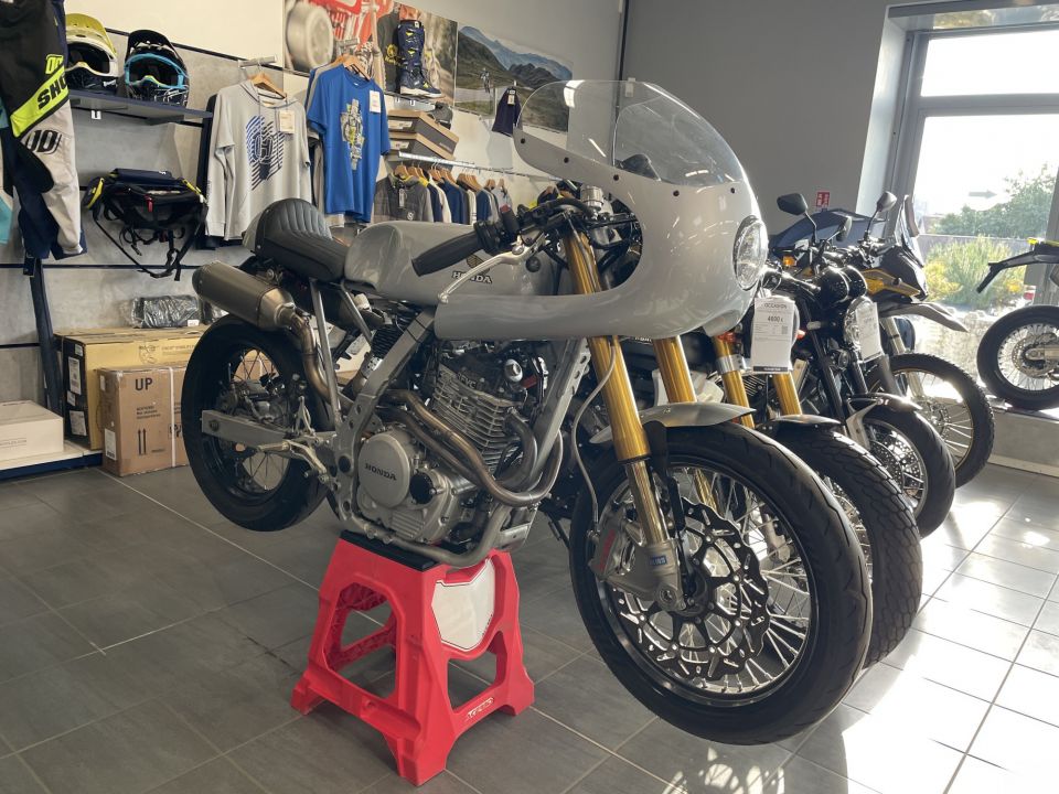 HONDA HONDA RD02 650 CAFE RACER 4