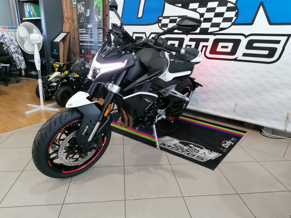 CF MOTO 800 nk advanced 4