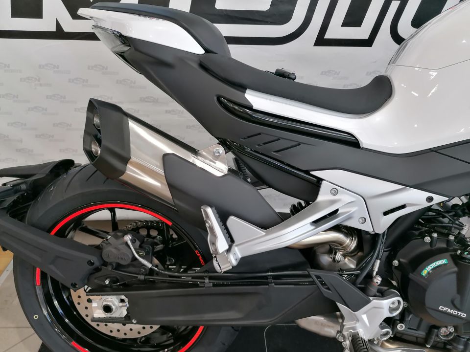 CF MOTO 800 nk advanced 4