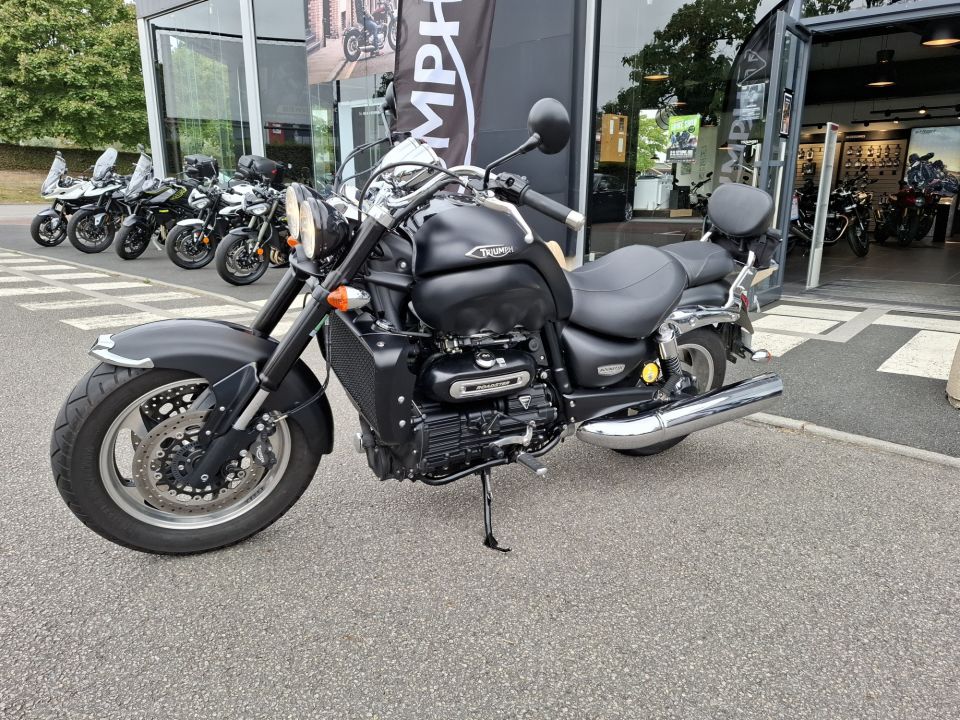 TRIUMPH ROCKET III ROADSTER 4