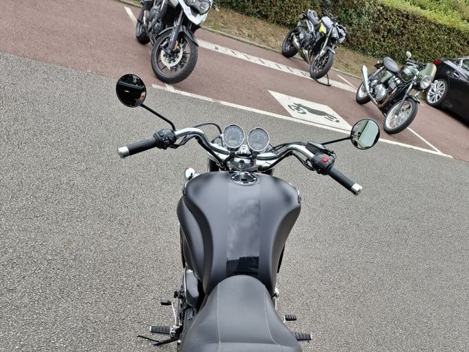 TRIUMPH ROCKET III ROADSTER 4