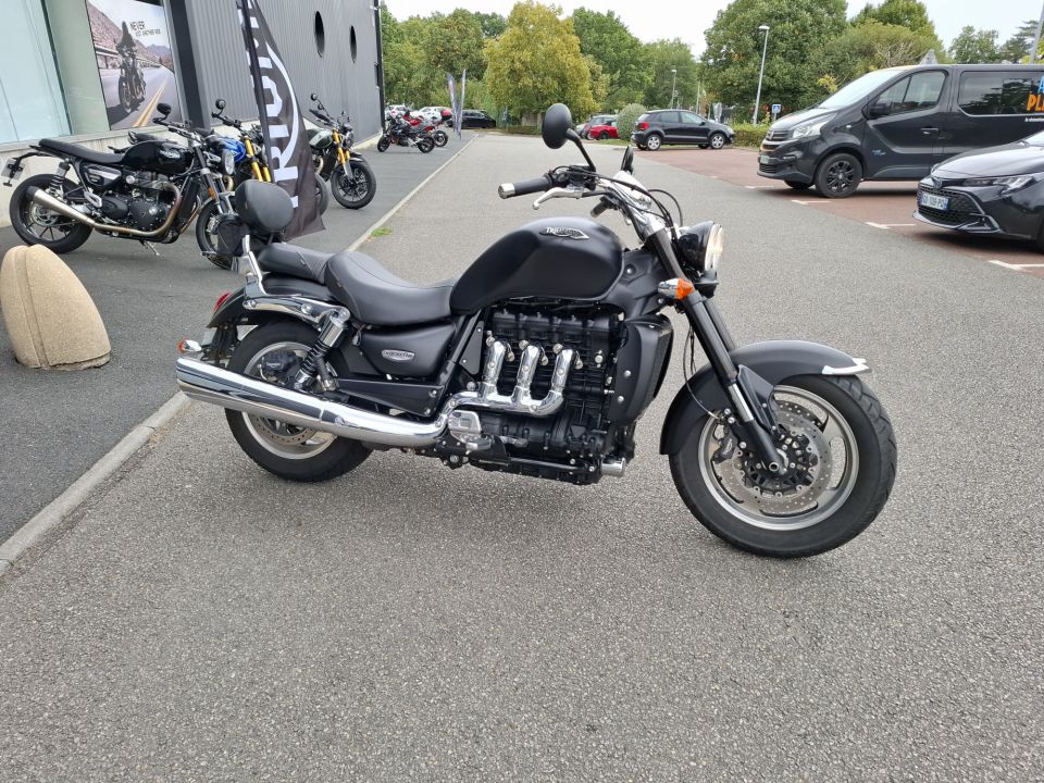 TRIUMPH ROCKET III ROADSTER 4