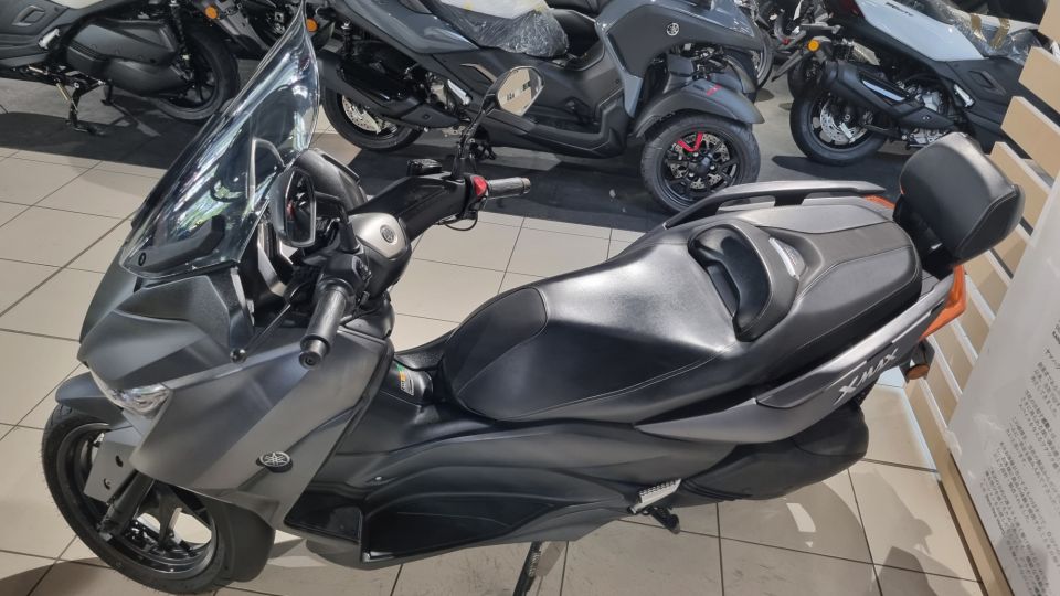 YAMAHA XMAX 300 4