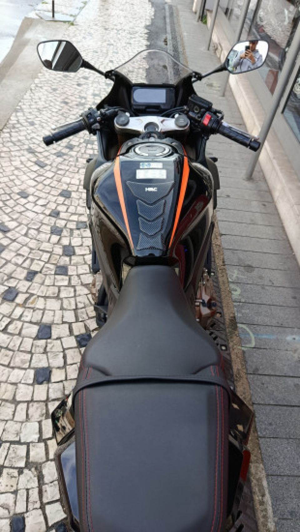HONDA CBR650R 4