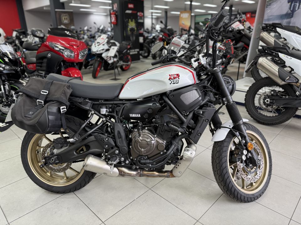 YAMAHA XSR 700 XTRIBUTE 4