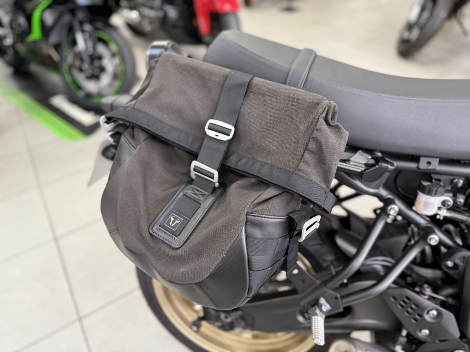 YAMAHA XSR 700 XTRIBUTE 4