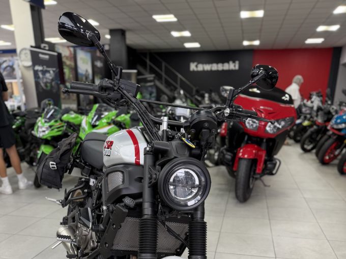 YAMAHA XSR 700 XTRIBUTE 4