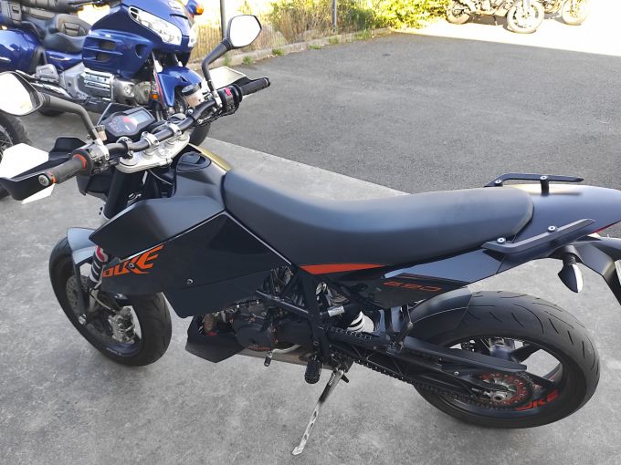 KTM 690 DUKE 4