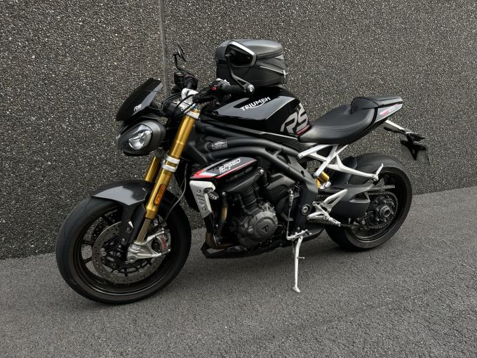 TRIUMPH SPEED TRIPLE 1200 RS 4