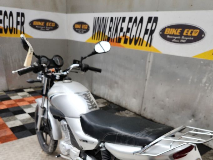 YAMAHA YBR 125 4