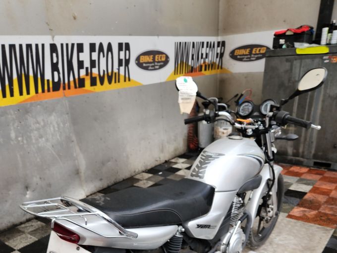 YAMAHA YBR 125 4