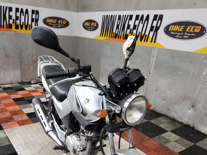 YAMAHA YBR 125 4