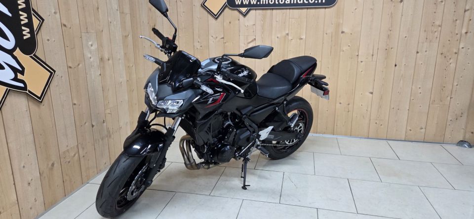 KAWASAKI Z 650 (47.5CV) 4