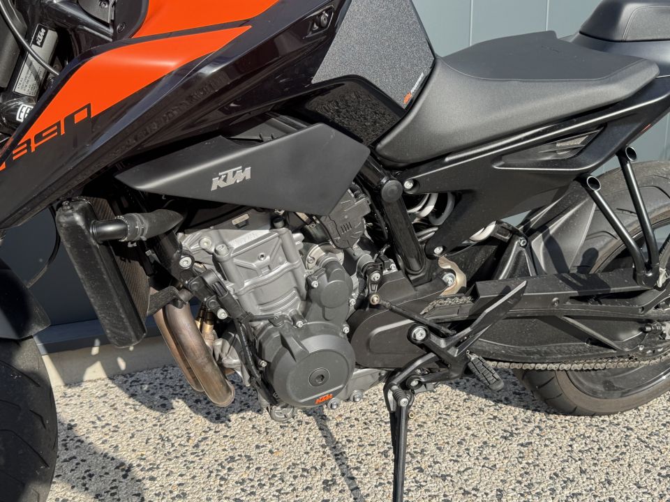 KTM KTM 890 DUKE 2021 4