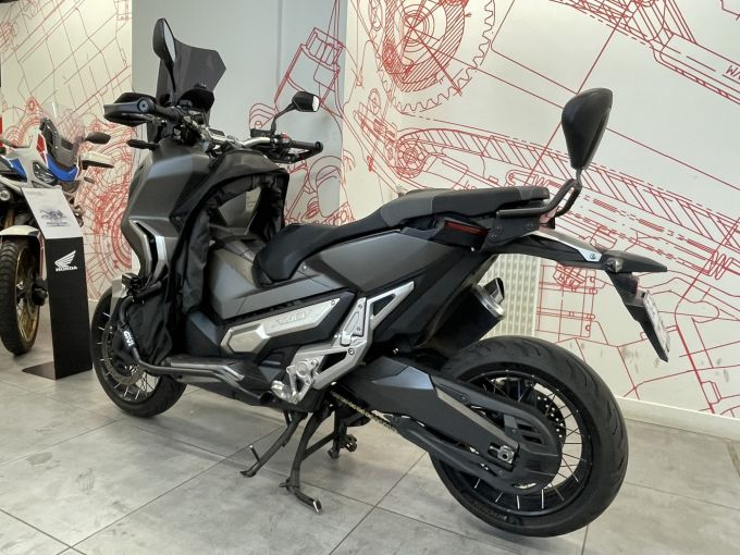 HONDA X-ADV 4