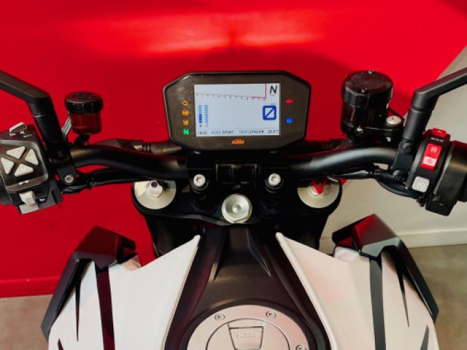 KTM 1290 SUPER DUKE R 4
