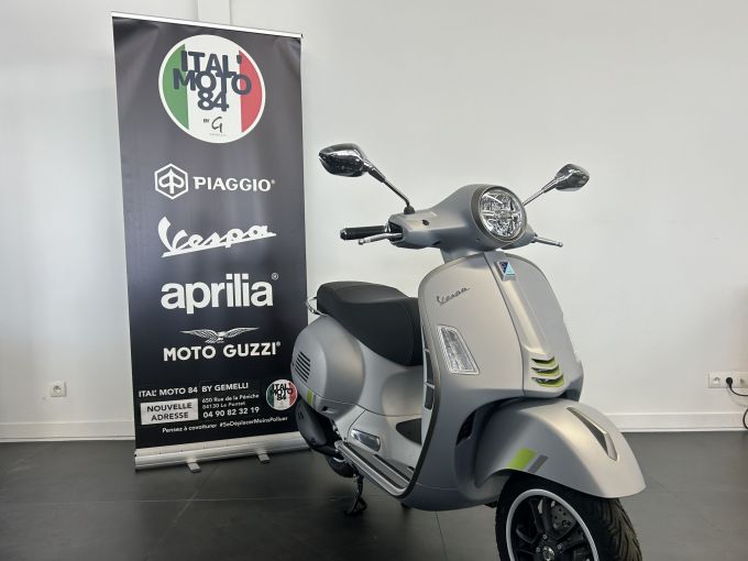 VESPA GTS 300 SUPER TECH 4