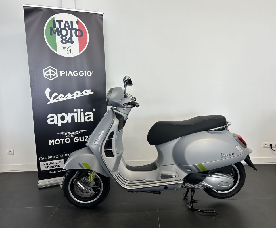 VESPA GTS 300 SUPER TECH 4