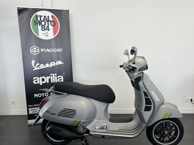 VESPA GTS 300 SUPER TECH 4