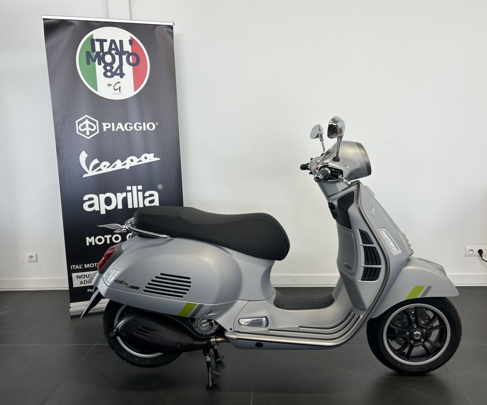VESPA GTS 300 SUPER TECH 4
