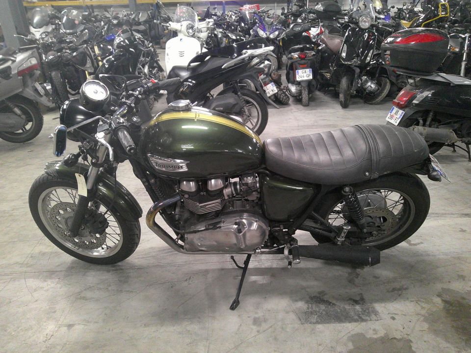 TRIUMPH THRUXTON 900 4