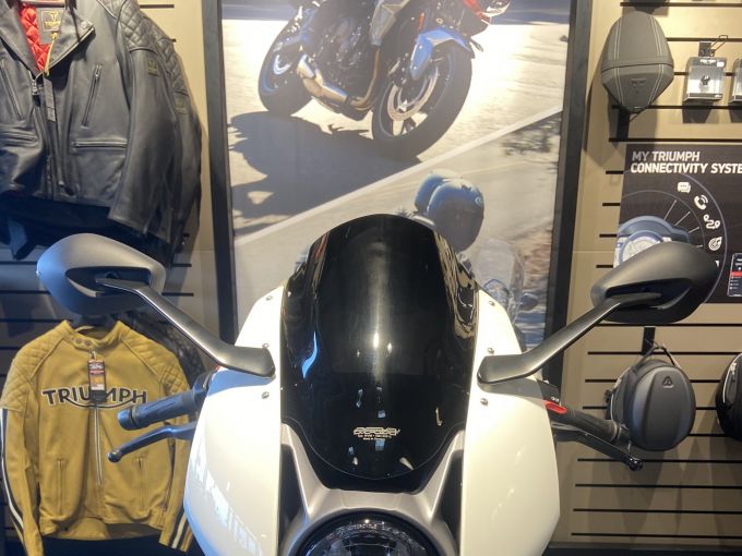 TRIUMPH SPEED TRIPLE 1200 RR 4