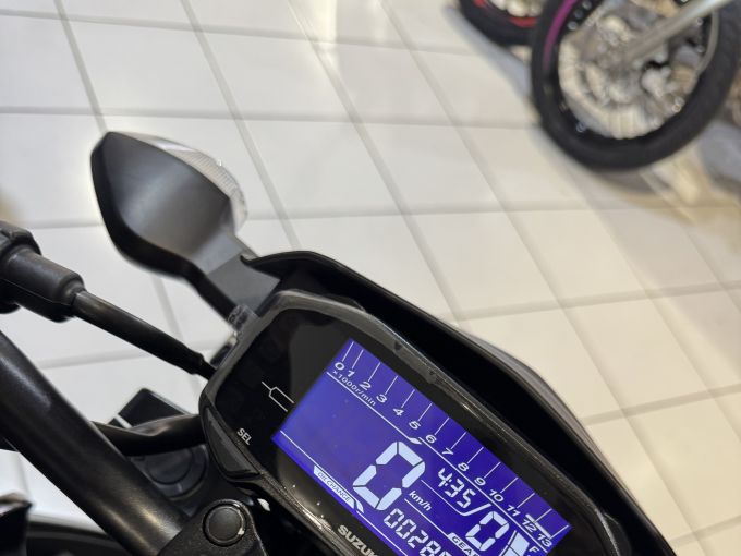 SUZUKI gsx-s 125 4