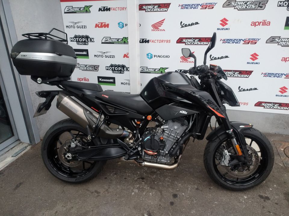 KTM 890 DUKE 4