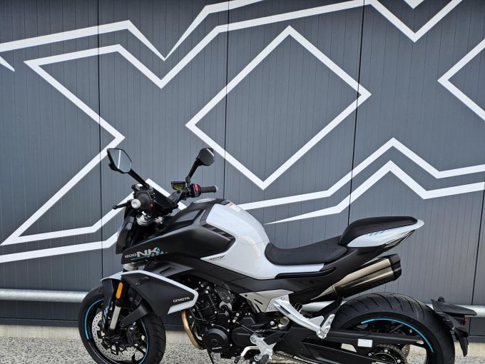 CF MOTO 800NK Advanced 4