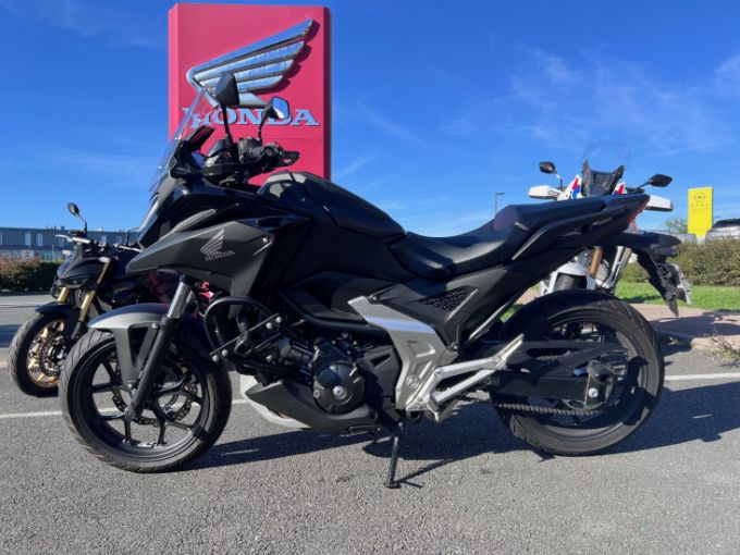 HONDA NC750X 4