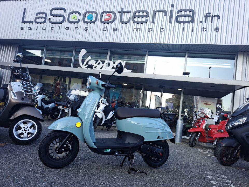 IMF scooter NAXOS 4