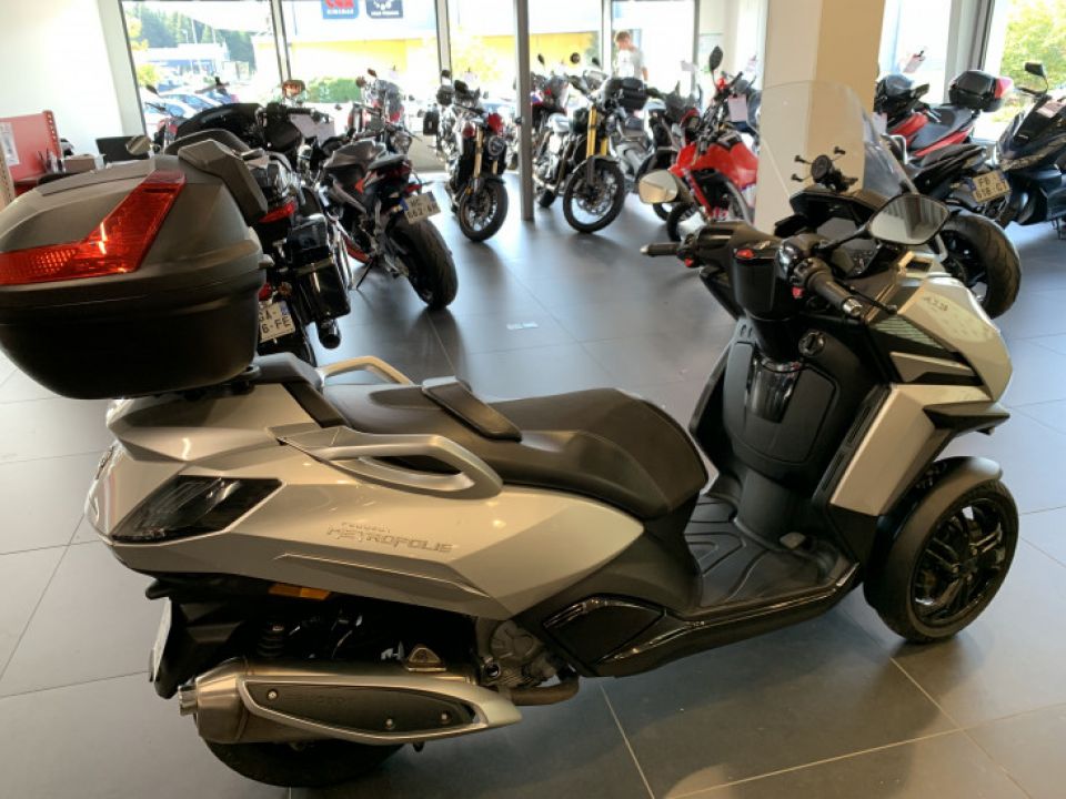 PEUGEOT METROPOLIS 400 4