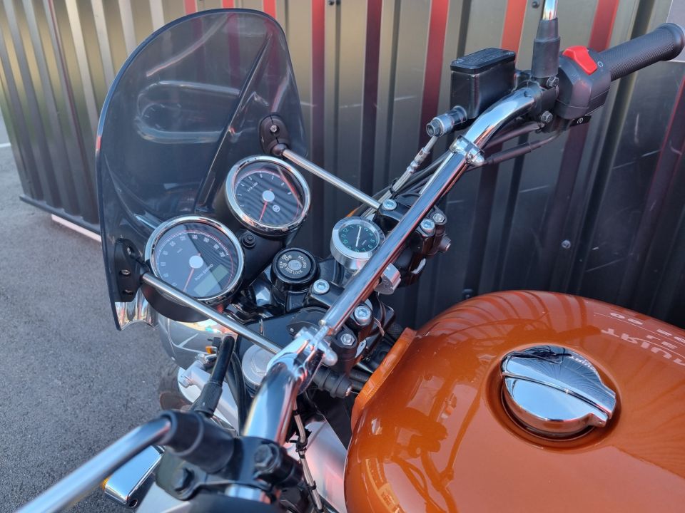 ROYAL ENFIELD INTERCEPTOR 4