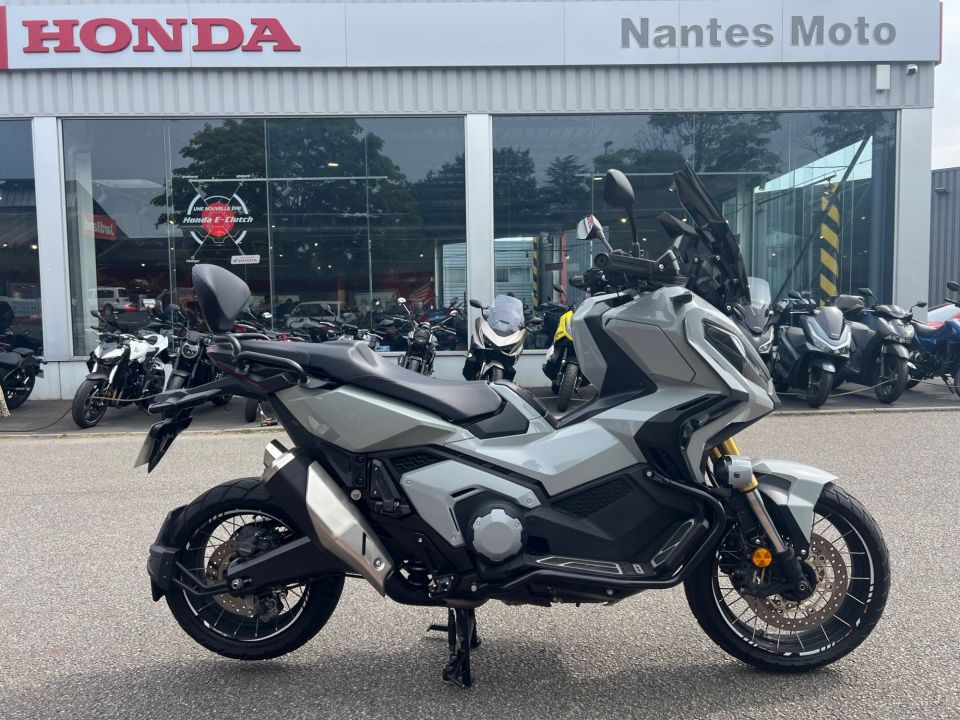 HONDA ADV750 4