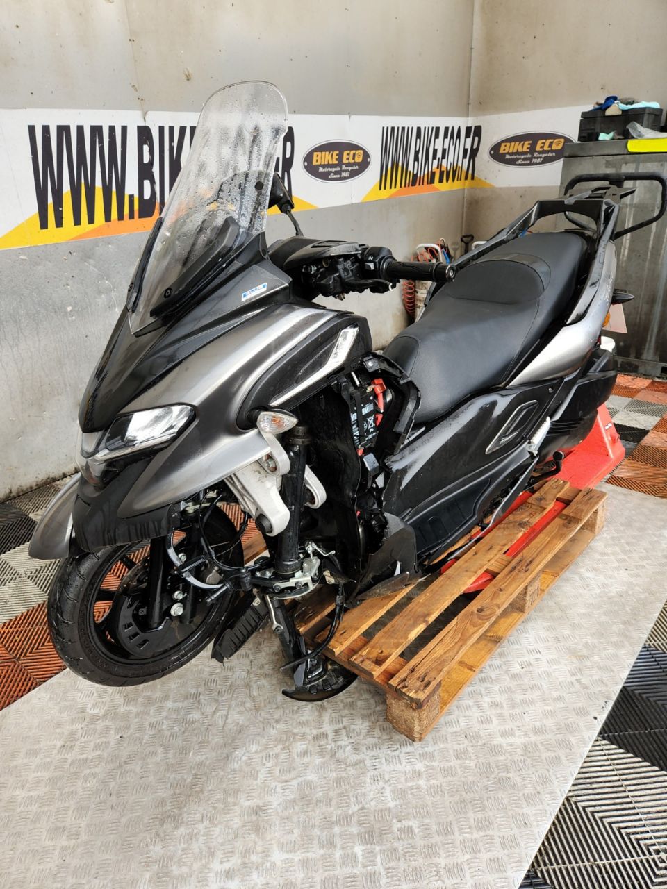 YAMAHA TRICITY 300 4